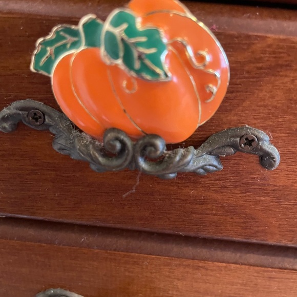 Pumpkin pin - Picture 3 of 4